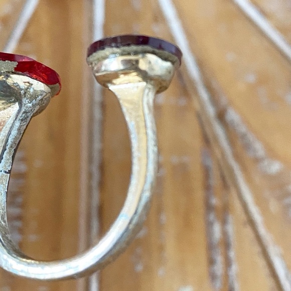 Used Gorgeous Gold Tone Three Finger Ring with Red Stones (one is broken!) - Picture 4 of 8